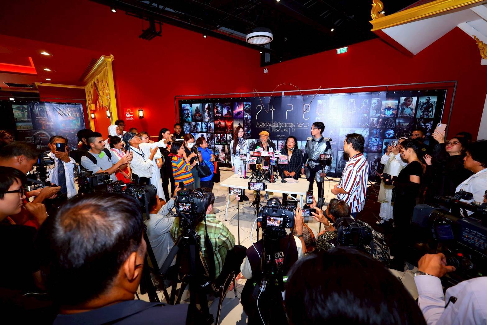 “ทรนง ศรีเชื้อ” จัดงานแถลงข่าวเปิดตัวมหากาพย์ภาพยนตร์อย่างยิ่งใหญ่!!!“2122 ARMAGEDDON WAR (กูนี่แหละอัจฉริยะ) ทุนสร้าง 300 ล้านบาท