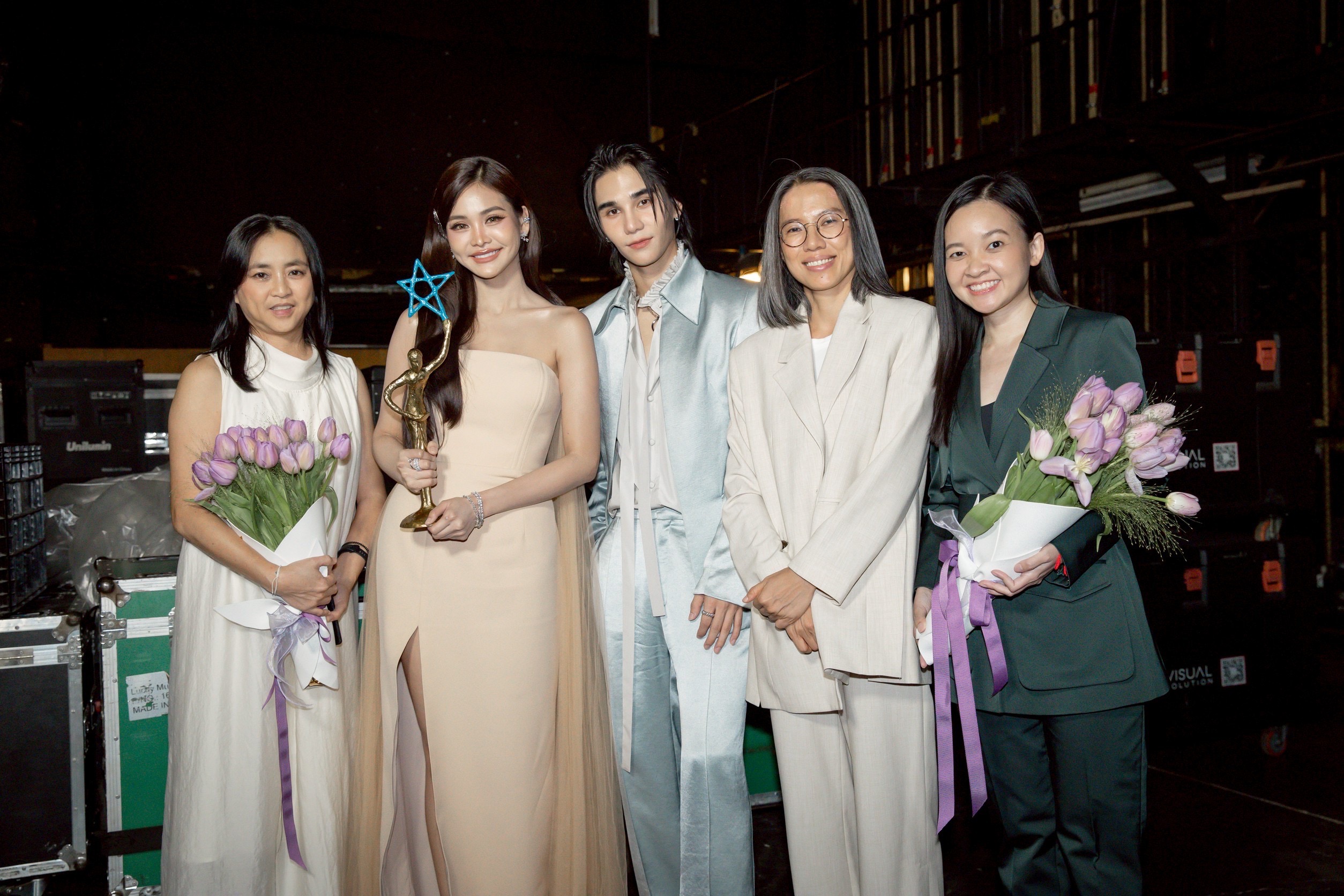 “GDH” ยืนหนึ่ง!! นำทีมภาพยนตร์ “หลานม่า-วิมานหนาม”คว้า 3 รางวัลแห่งปีในงาน “NINEENTERTAIN AWARDS 2025”