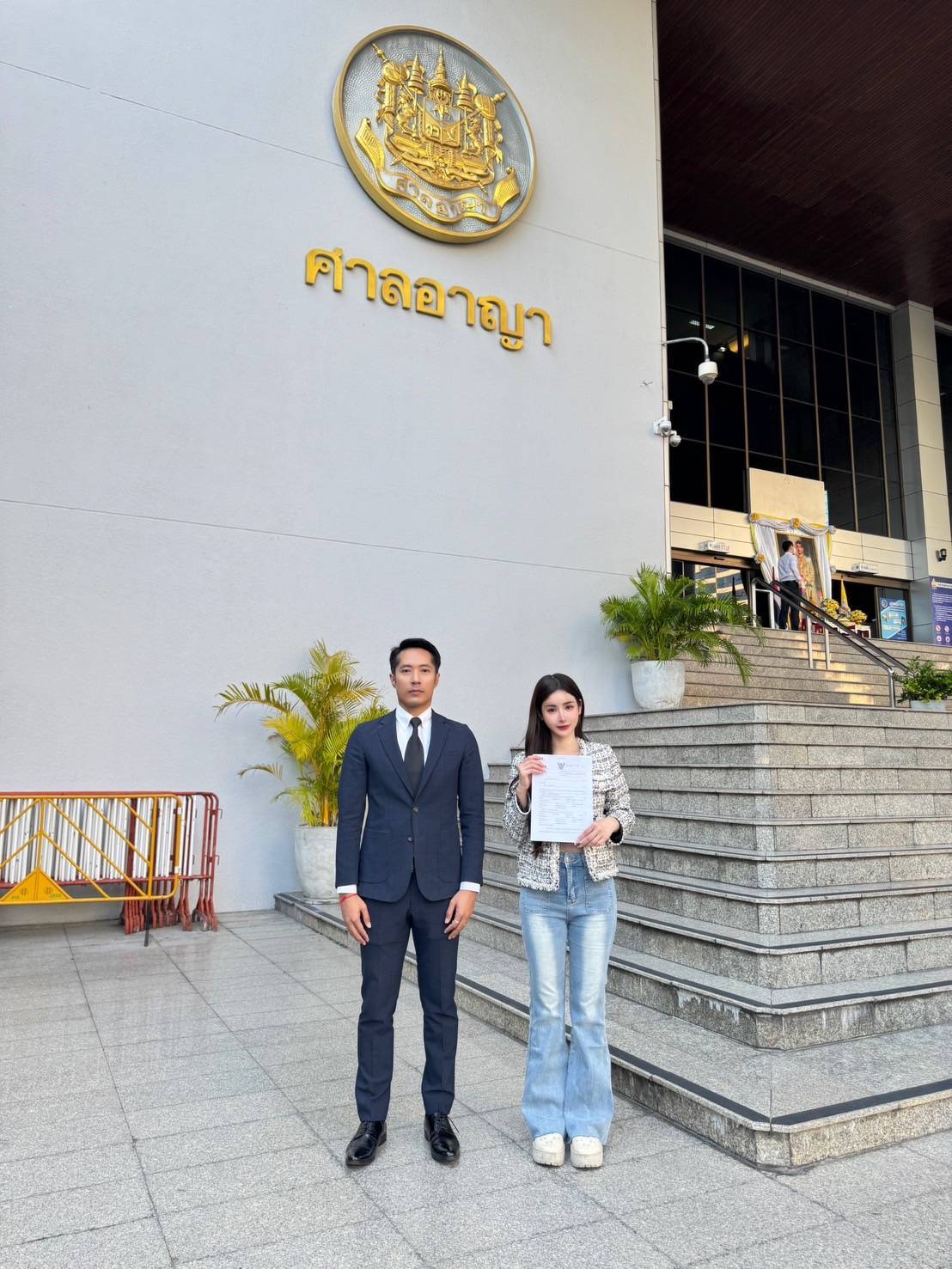 “เกลิน ธัญรดี ปิดฉากดราม่า 1 ปี คู่กรณีออกมาขอโทษอย่างเป็นทางการ ชดใช้ค่าเสียหาย 200,000 บาท และถอนฟ้องเรียบร้อย”