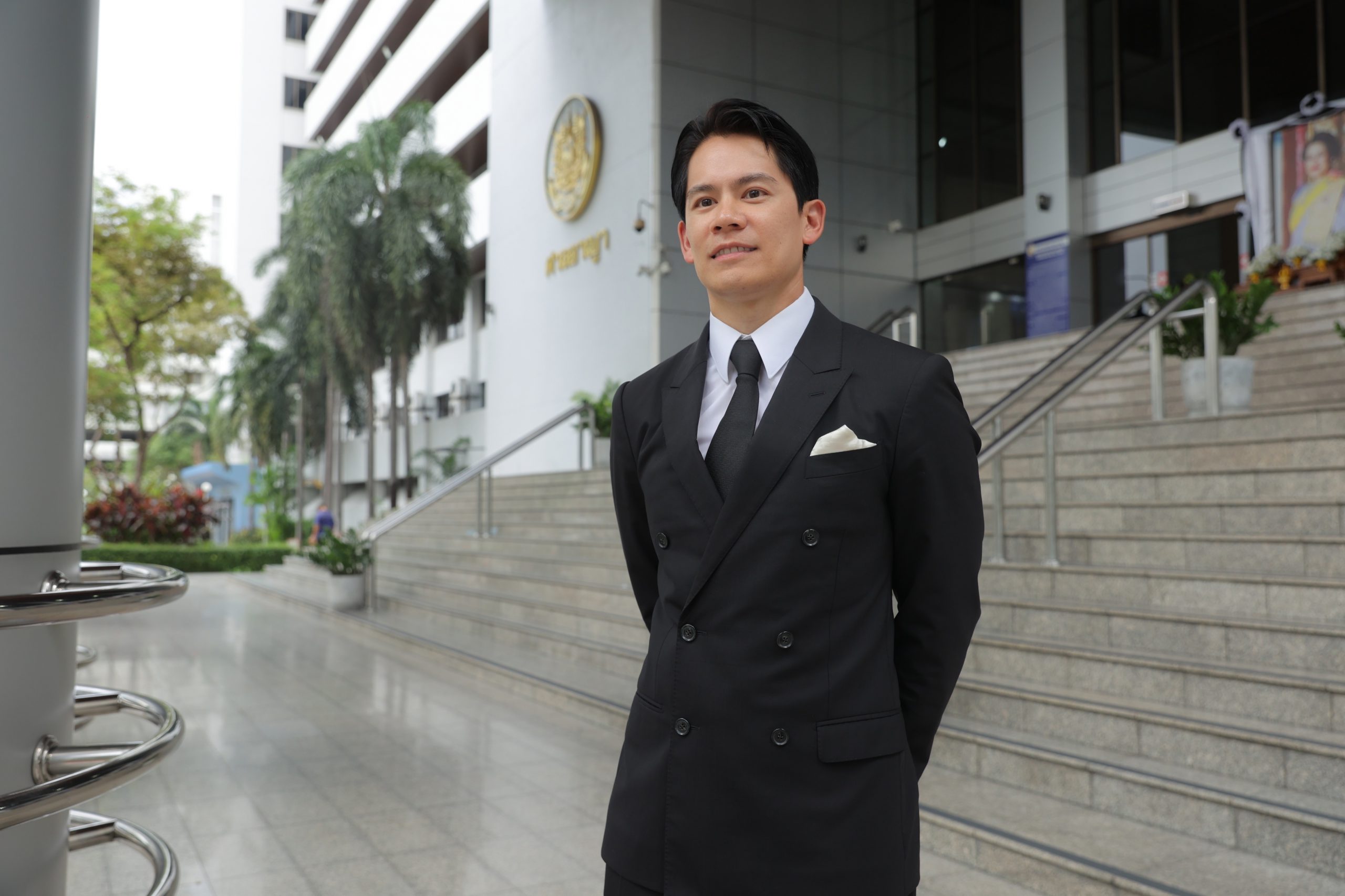 ศาลอาญารัชดา คืนความเป็นธรรมให้นายเกษม ณรงค์เดช และสั่งจำคุกคุณหญิง กอแก้ว บุญยะจินดา ,นายณพ ณรงค์เดช  แม่ยาย-ลูกเขย ไฮโซดังคนละ 2 ปีไม่รอลงอาญา เหตุใช้เอกสารลายเซ็นปลอมพ่อตัวเองรับหุ้นวินด์ เอนเนอยี่ (WEH) มูลค่ากว่า 2 หมื่นล้านบาท