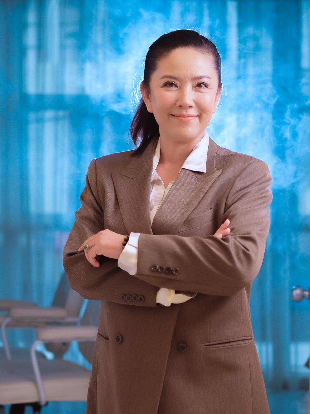 ว้าวมาก!! เปิดหน้าใหม่ “ครูมิ้งค์-เพ็ญจันทร์” ลดวัยไปกว่า 20 ปี