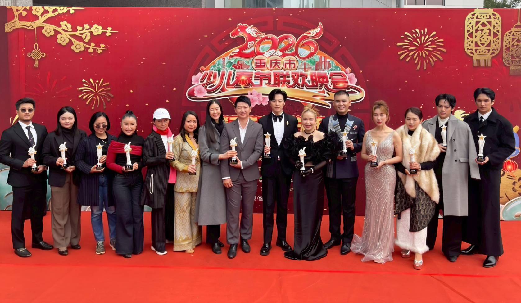 “จางหนาน” แท็คมือ “คนบันเทิงไทย” ร่วมงานงานตลาดนัดครอบครัวตรุษจีนเด็กและเยาวชนเมืองฉงชิ่ง ปี 2026 ปิดฉากลงอย่างสมบูรณ์