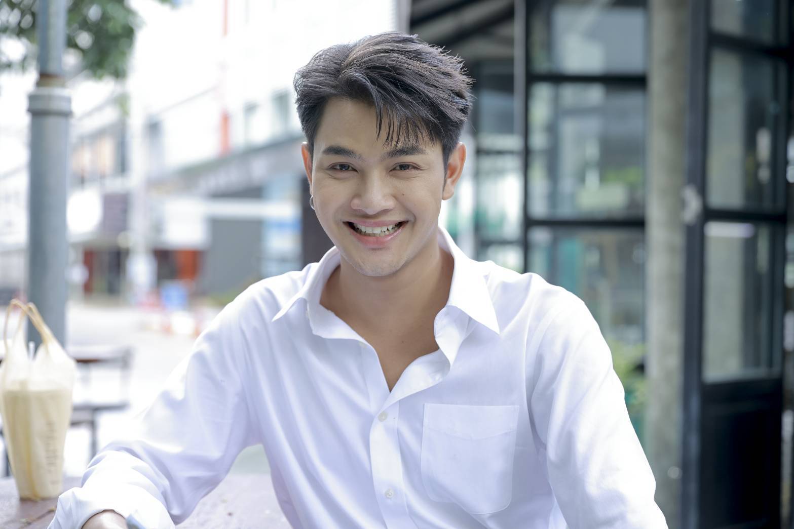 “เล้ง-ณัฐพล” เปิดใจถึงความท้าทาย และการร่วมงานครั้งแรกกับ “เกลิน ธัญรดี” ในซีรีส์แนวตั้ง “ปานดวงใจ Signature”