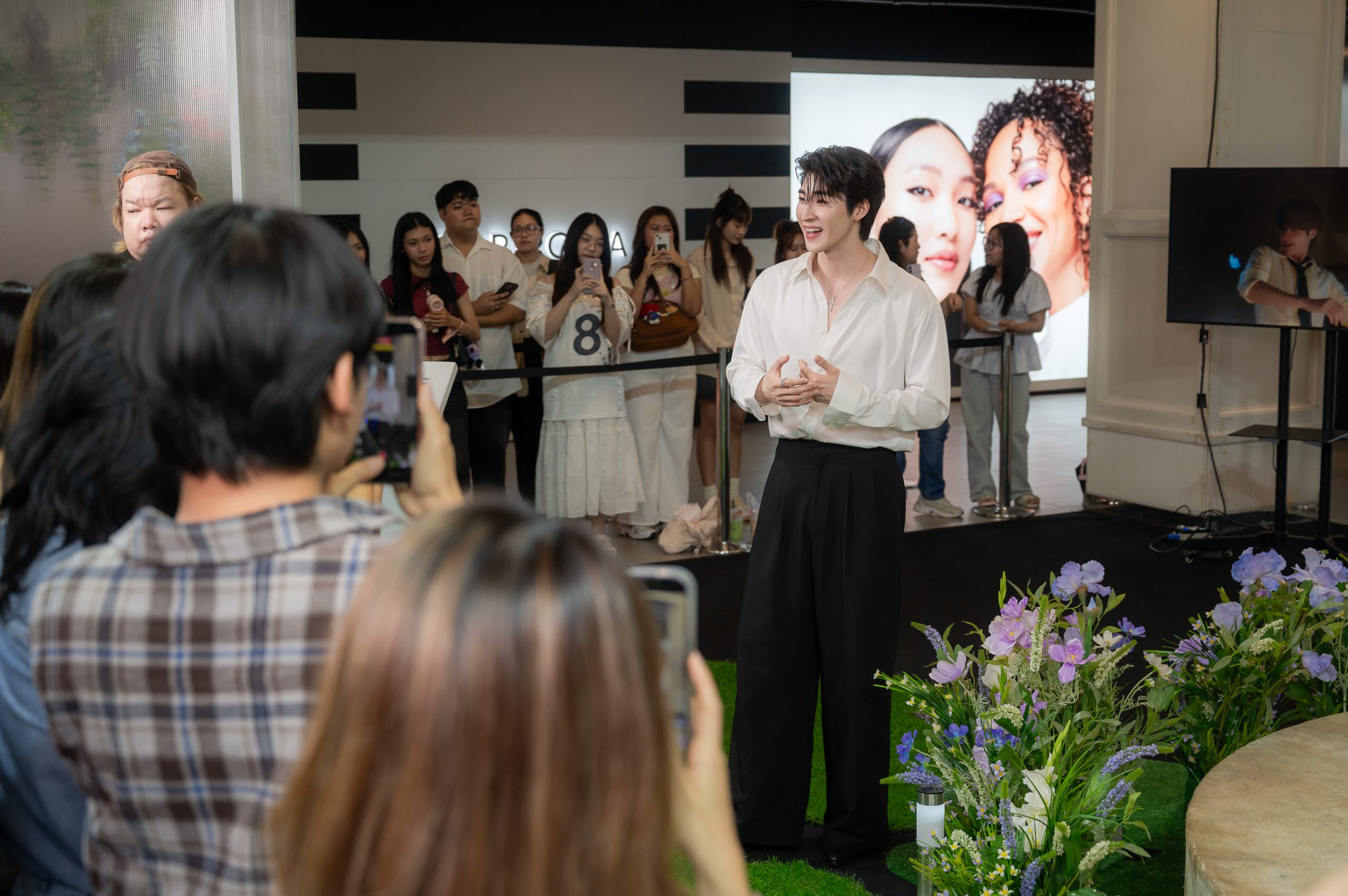 ผีเสื้อโบยบินกลางกรุง! Siam Center x LOVEiS เปิด Experience Spaceพาแฟนเพลงก้าวเข้าไปในโลก “You Give Me Butterflies”