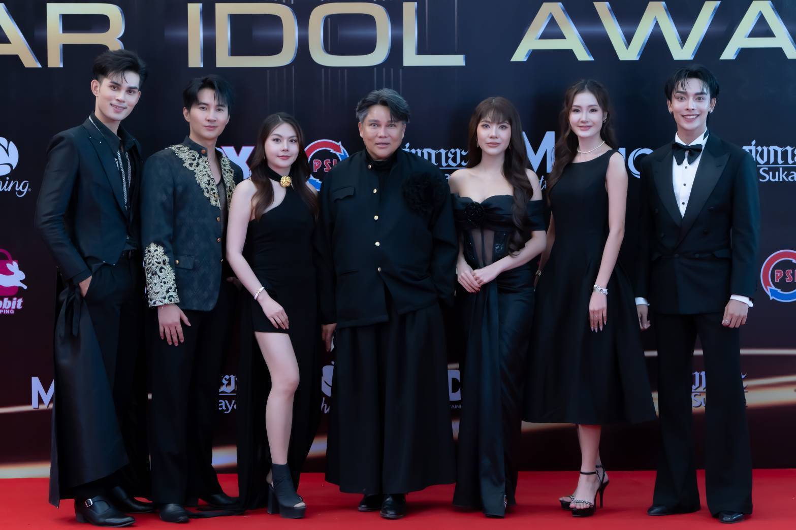 ทัพนักแสดง “เสียงที่อยากได้ยิน” เดินพรมแดงสะกดทุกสายตา ในงาน SUPERSTAR IDOL AWARDS 2026