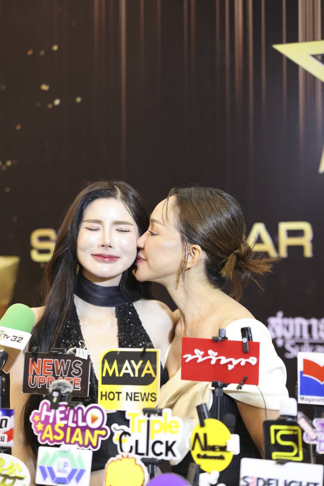 หวานออกสื่อ!!! “ดี้-เกลิน” ชวนแฟนๆ ดูตอนจบซีรีส์แนวตั้ง “ปานดวงใจ Signature”