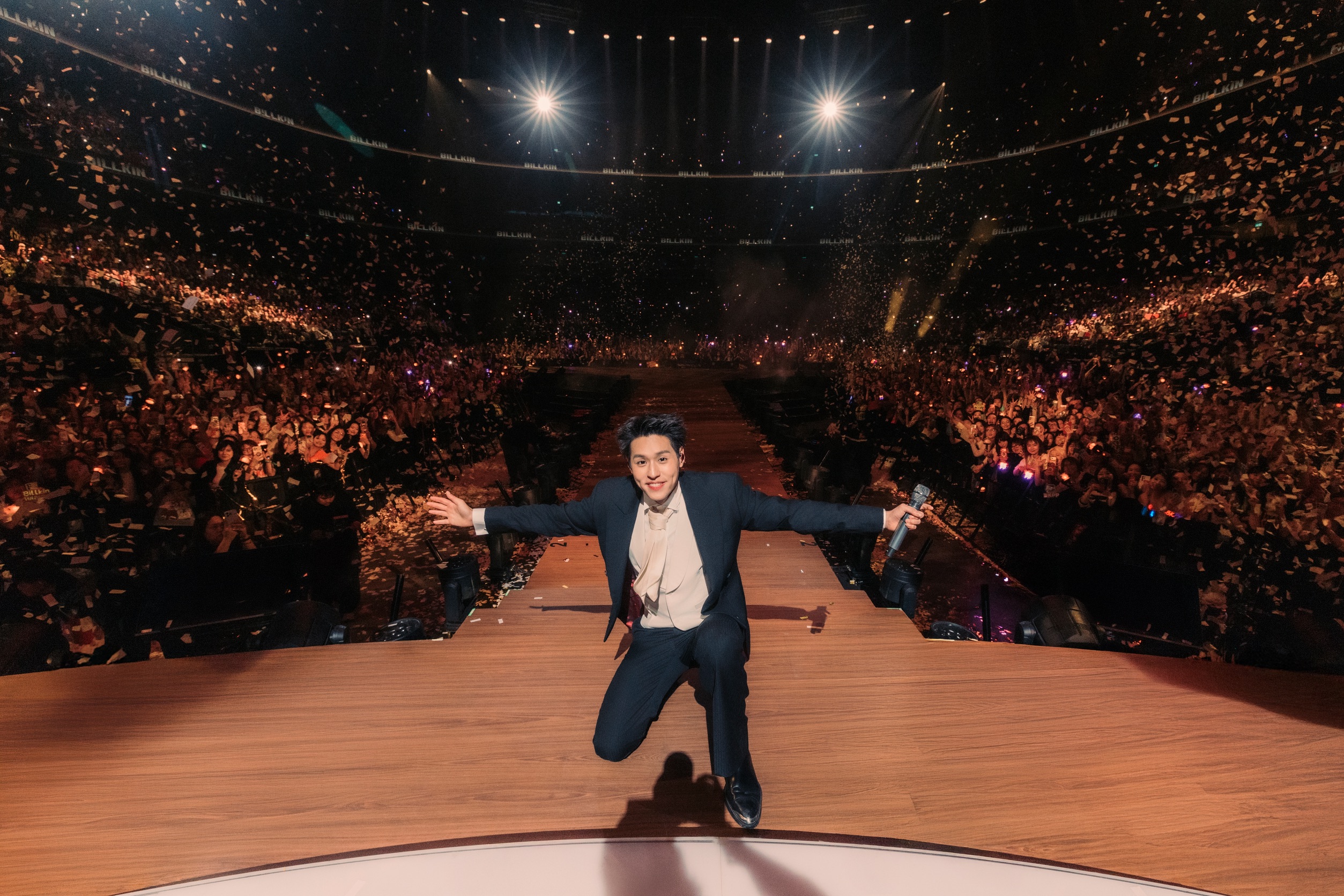 “BILLKIN” เปิดฉาก “BILLKIN FEELQUENCY TOUR” ที่มาเก๊า สุดยิ่งใหญ่ สร้างโมเมนต์ประทับใจเชื่อมต่อทุกคลื่นความรู้สึก ตลอด 2 รอบการแสดง